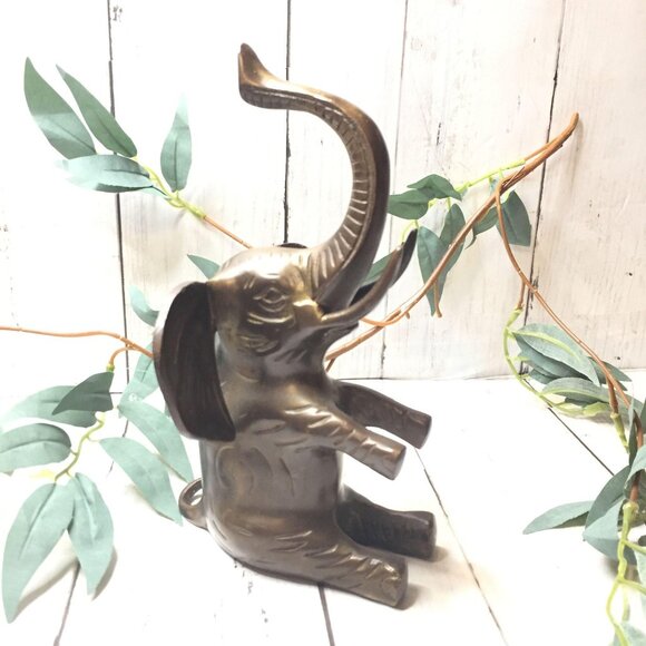 Large Sitting Brass Elephant Brutalist Carved India Trump Up Large Ears Long Tru - Picture 2 of 13